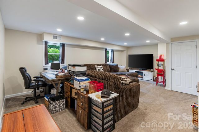 6060 Lineberger Road, Sherrills Ford, NC 28673