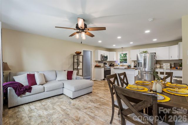 6060 Lineberger Road, Sherrills Ford, NC 28673