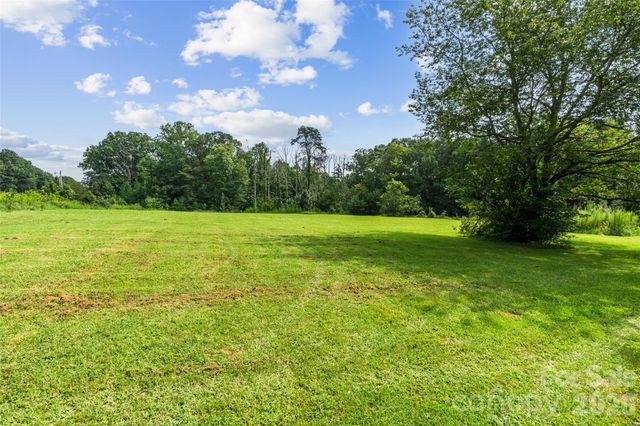 6060 Lineberger Road, Sherrills Ford, NC 28673