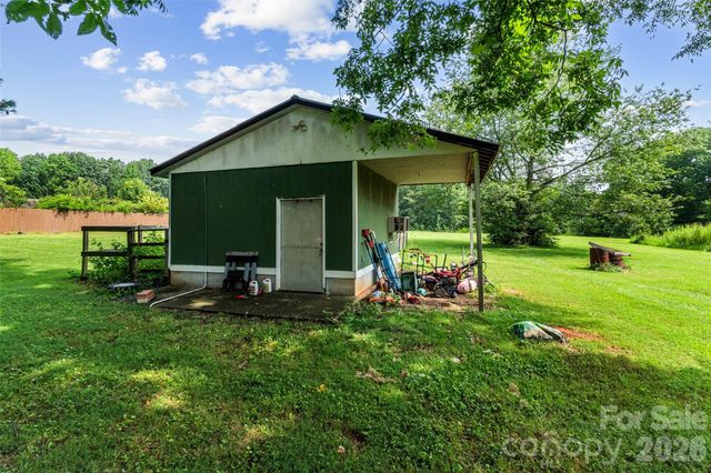 6060 Lineberger Road, Sherrills Ford, NC 28673