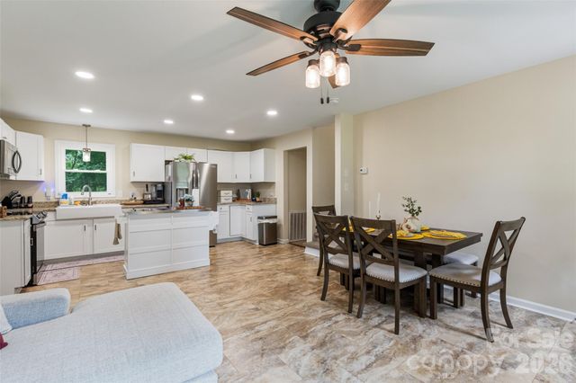 6060 Lineberger Road, Sherrills Ford, NC 28673