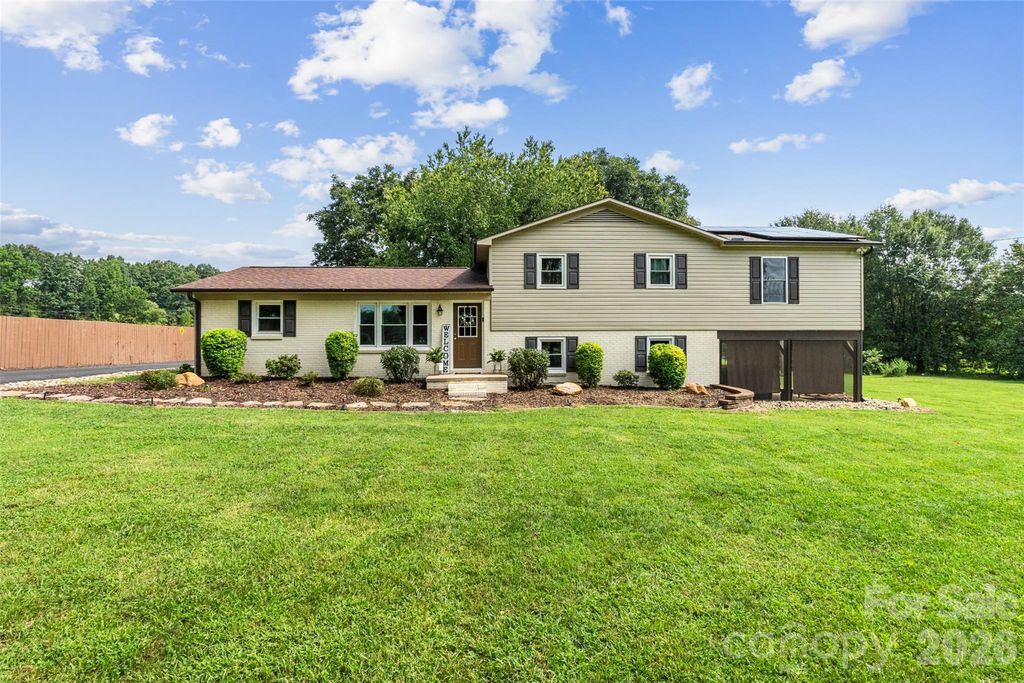 6060 Lineberger Road, Sherrills Ford, NC 28673