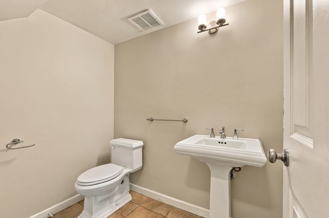 88 Bailey St 88, Stoughton, MA 02072