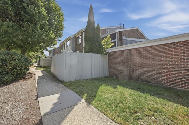 88 Bailey St 88, Stoughton, MA 02072