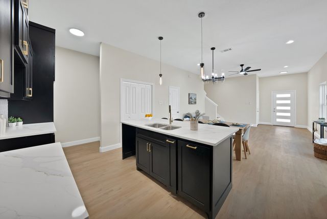 817 Stamps Avenue, Fort Worth, TX 76114