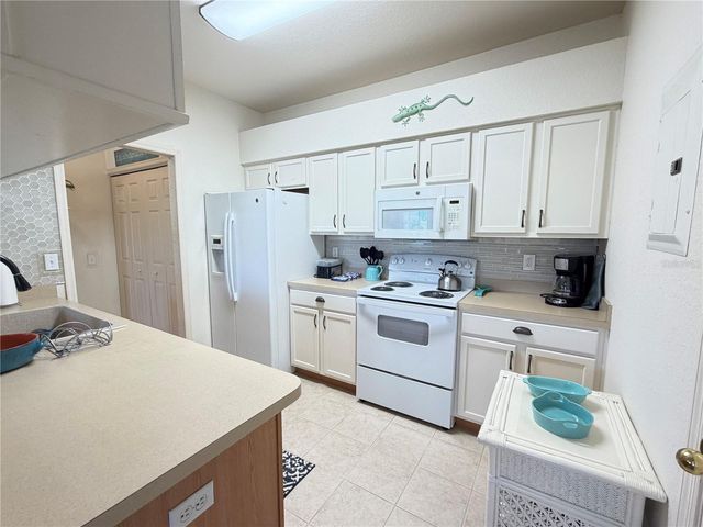 802 EAGLE POND DRIVE 802, Winter Haven, FL 33884