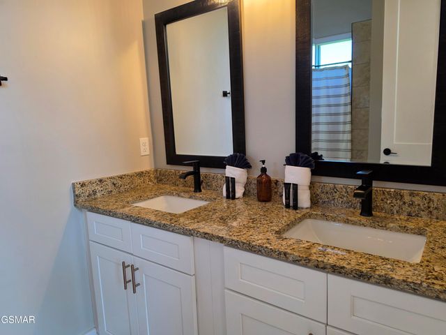 2955 Lightning Strike Drive, Sevierville, TN 37876