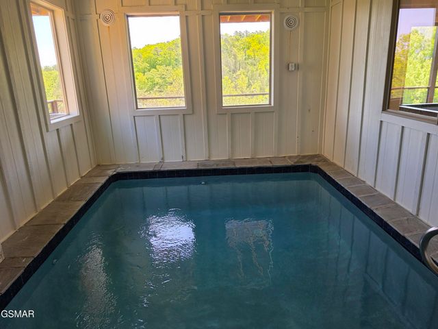 2955 Lightning Strike Drive, Sevierville, TN 37876