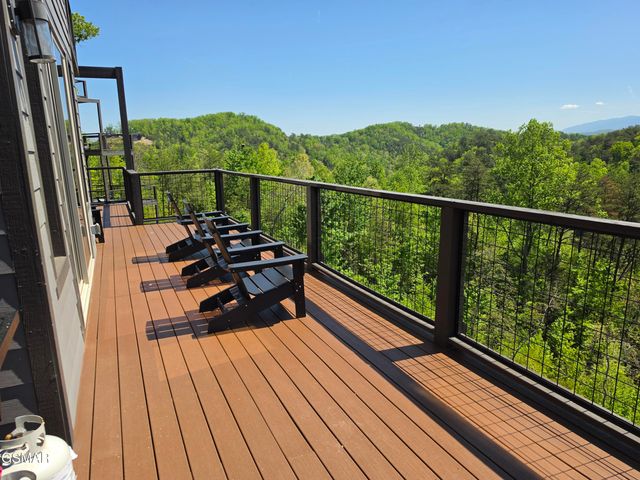 2955 Lightning Strike Drive, Sevierville, TN 37876