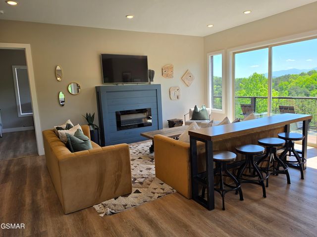 2955 Lightning Strike Drive, Sevierville, TN 37876