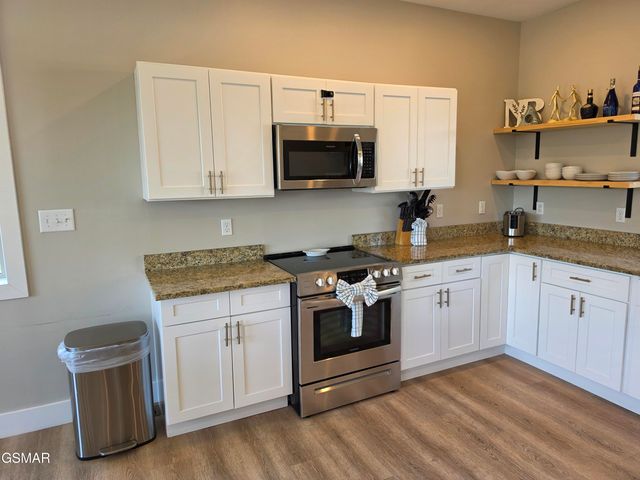 2955 Lightning Strike Drive, Sevierville, TN 37876