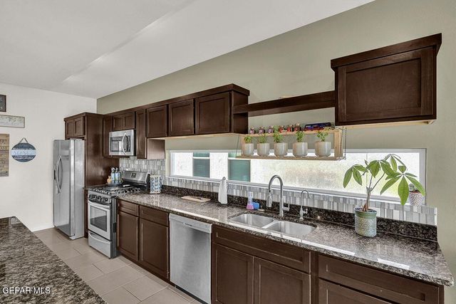 153 VIA ROJAS Drive, Horizon City, TX 79928