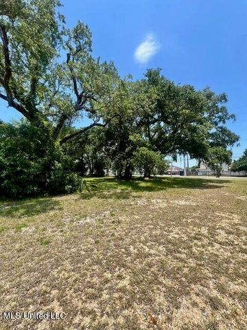 1851 Pass Road, Biloxi, MS 39531