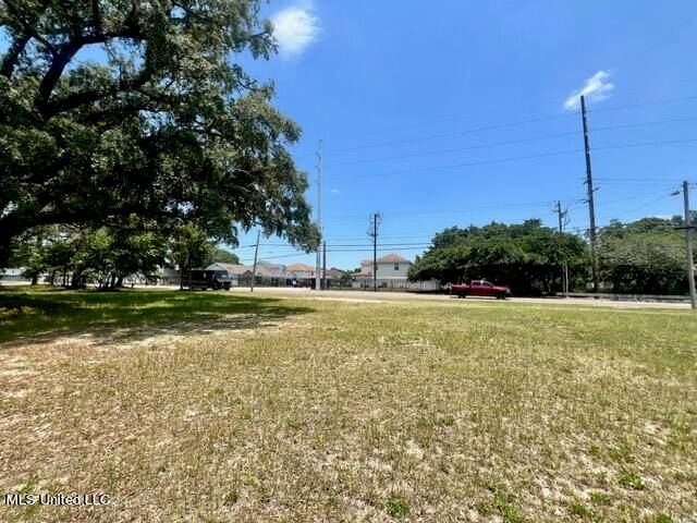 1851 Pass Road, Biloxi, MS 39531