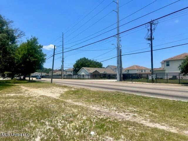 1851 Pass Road, Biloxi, MS 39531