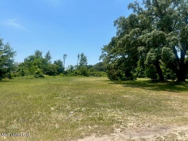 1851 Pass Road, Biloxi, MS 39531