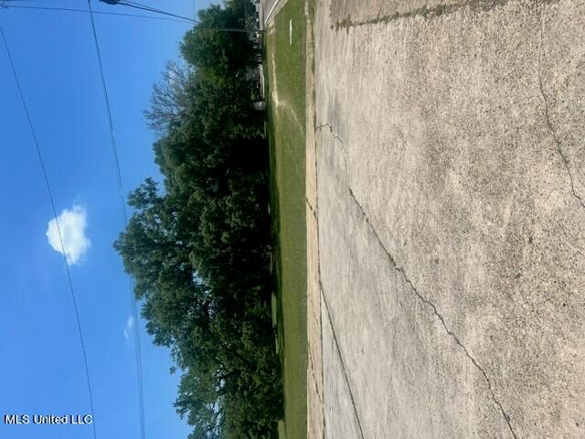 1851 Pass Road, Biloxi, MS 39531