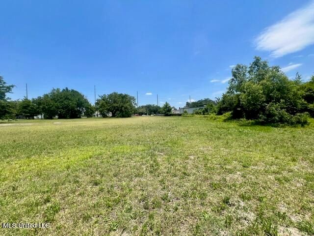 1851 Pass Road, Biloxi, MS 39531