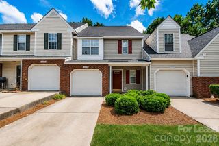 10048 University Park Lane, Charlotte, NC 28213