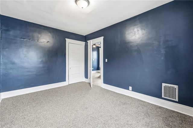 522 Wallis Ave, Farrell, PA 16121