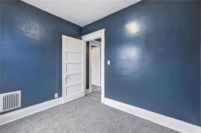 522 Wallis Ave, Farrell, PA 16121