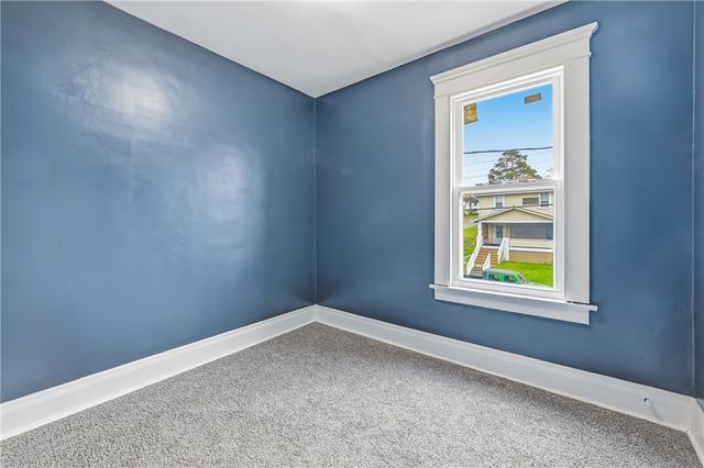 522 Wallis Ave, Farrell, PA 16121