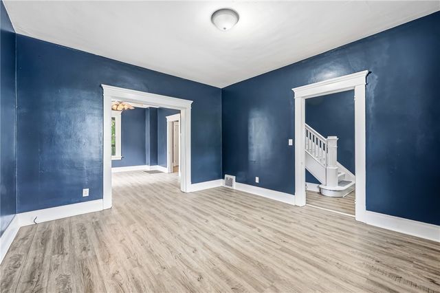 522 Wallis Ave, Farrell, PA 16121