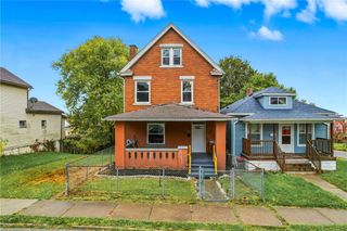 522 Wallis Ave, Farrell, PA 16121