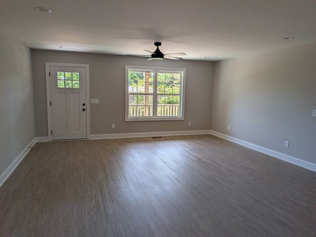 106 Buckingham Ln, Shelbyville, TN 37160