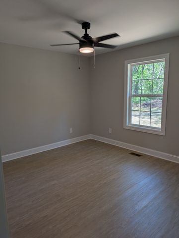 106 Buckingham Ln, Shelbyville, TN 37160