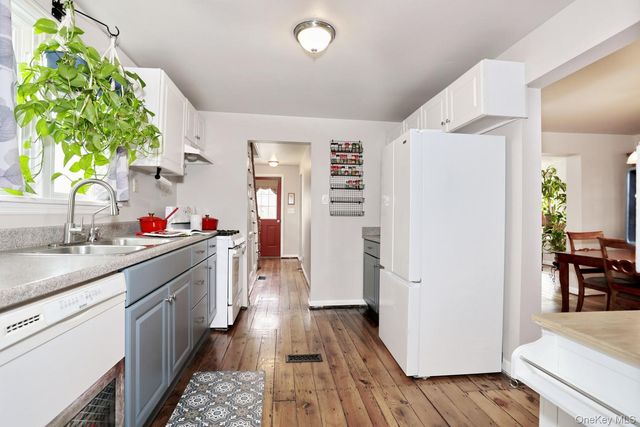 17 1st Avenue, Unionville, NY 12550