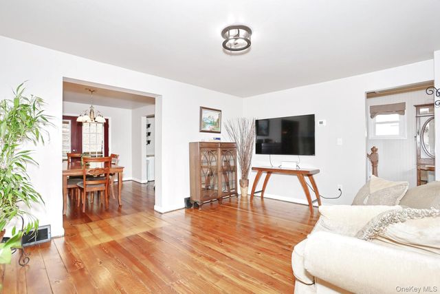 17 1st Avenue, Unionville, NY 12550