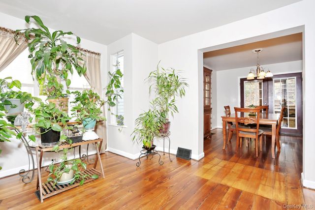 17 1st Avenue, Unionville, NY 12550