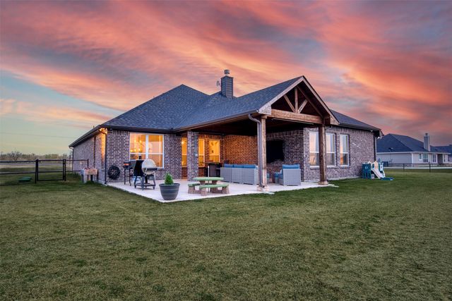 13415 Metz Rd, Sanger, TX 76266