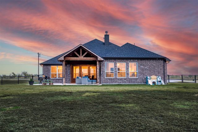 13415 Metz Rd, Sanger, TX 76266