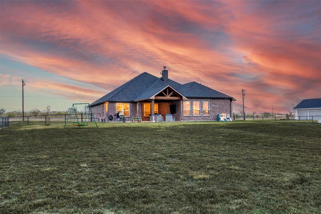 13415 Metz Rd, Sanger, TX 76266