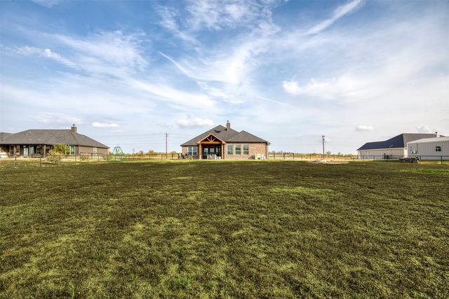 13415 Metz Rd, Sanger, TX 76266