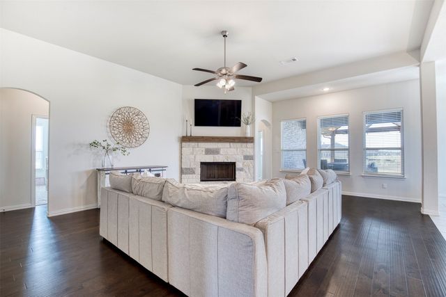 13415 Metz Rd, Sanger, TX 76266