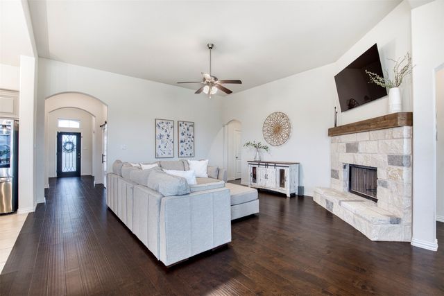 13415 Metz Rd, Sanger, TX 76266