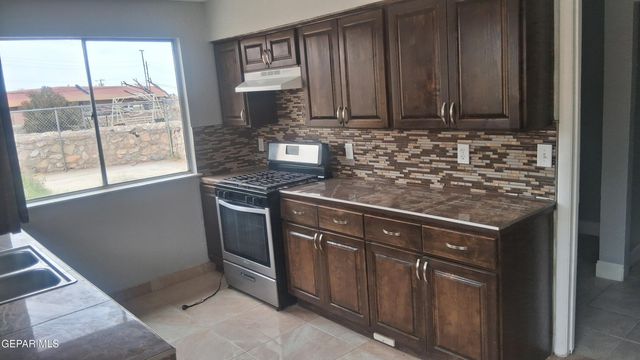 10541 EAGLESTONE Way, El Paso, TX 79925