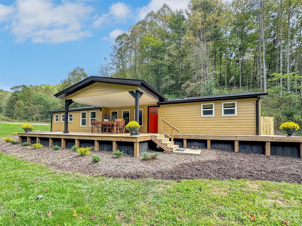 70 Icicle Ridge Road, Sylva, NC 28779