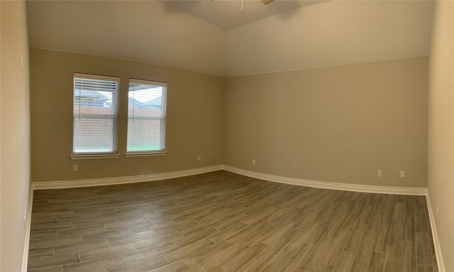 1004 Hardaway Drive, Greenville, TX 75402