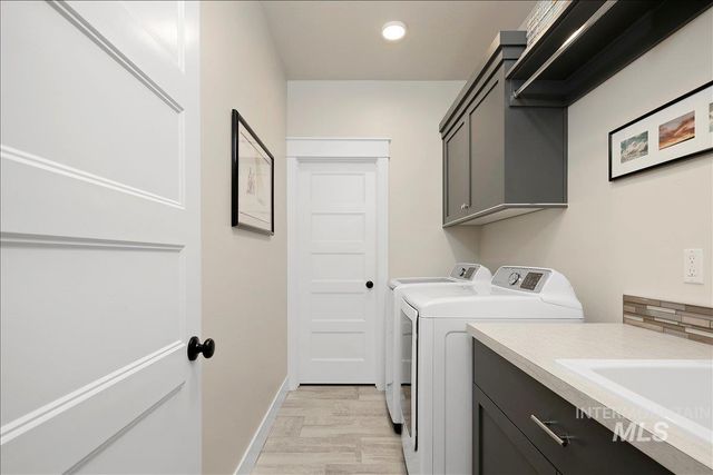 6119 N Farleigh Ave, Meridian, ID 83646