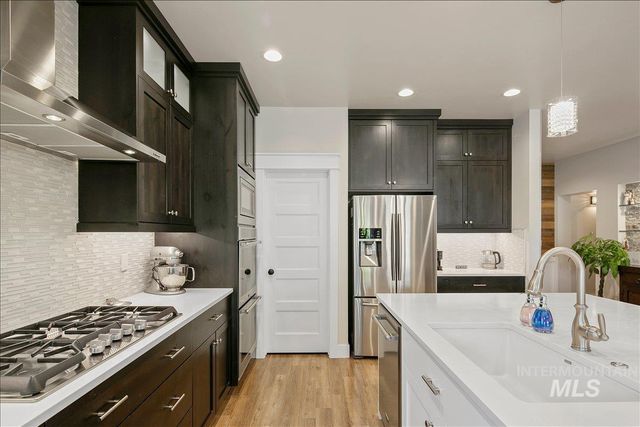 6119 N Farleigh Ave, Meridian, ID 83646