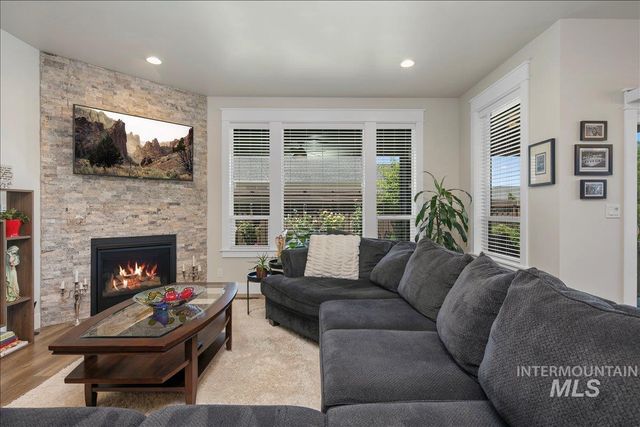 6119 N Farleigh Ave, Meridian, ID 83646