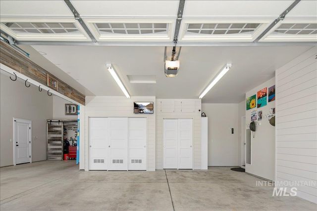 6119 N Farleigh Ave, Meridian, ID 83646