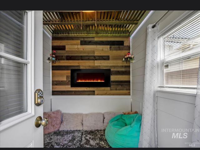 6119 N Farleigh Ave, Meridian, ID 83646