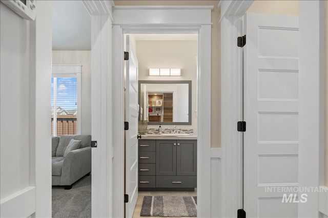 6119 N Farleigh Ave, Meridian, ID 83646