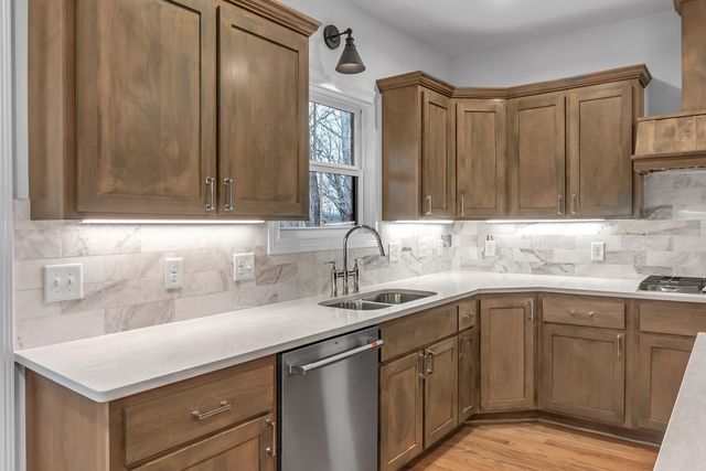 418 Stonemeadow Rd, Clarksville, TN 37043