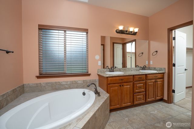 8835 Fox Ridge Lane SE, Olympia, WA 98513